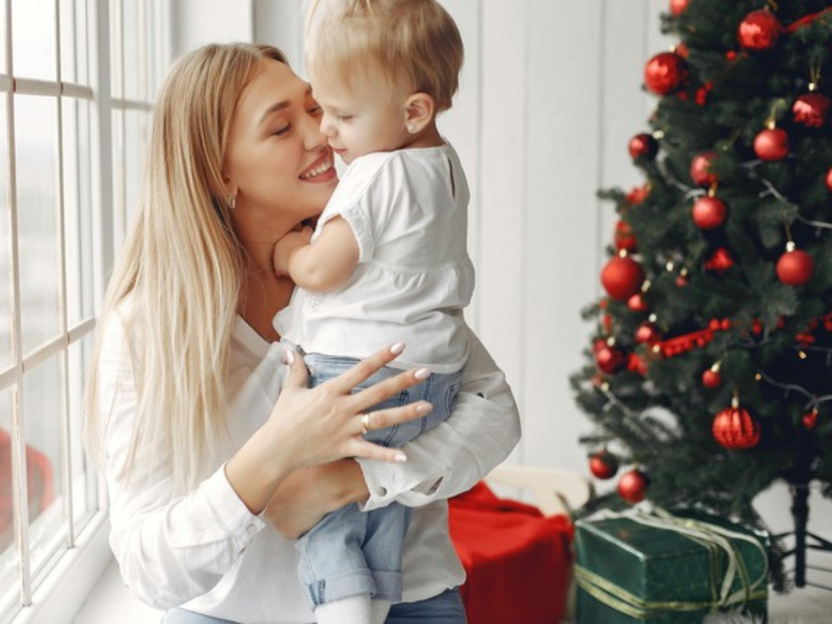 Improve Your Sleep Routine This Christmas: 4 Tips for a Restful, Stress-Free Festive Season