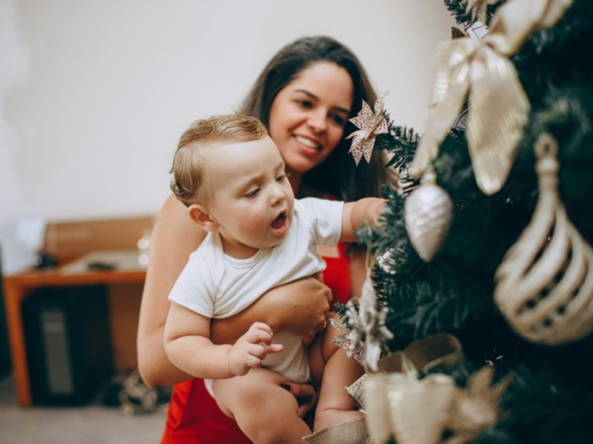 Improve Your Sleep Routine This Christmas: 4 Tips for a Restful, Stress-Free Festive Season